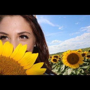 Meet your Posher, Alexis